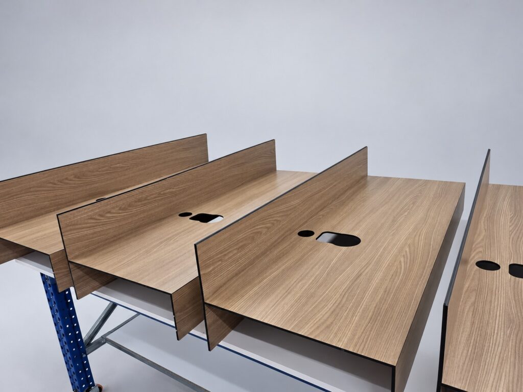 Blaturi în decor lemn pregătite în atelier