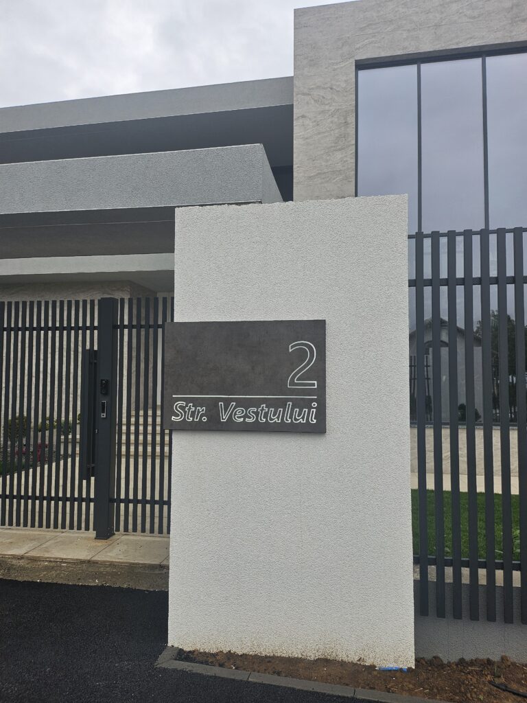 Semnalistică de adresă Str. Vestului