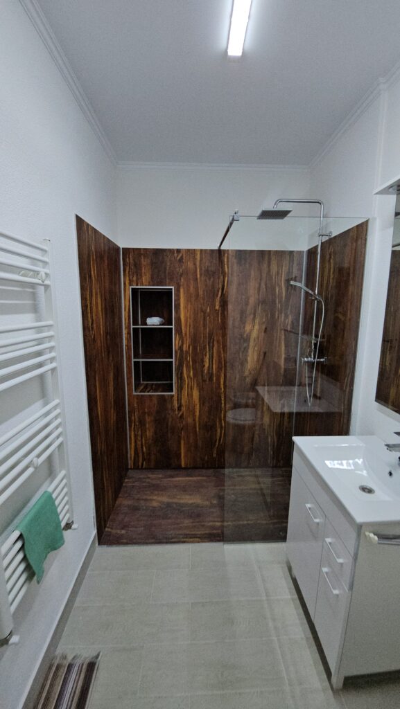 Cabină de duș cu pereți și cădiță HPL